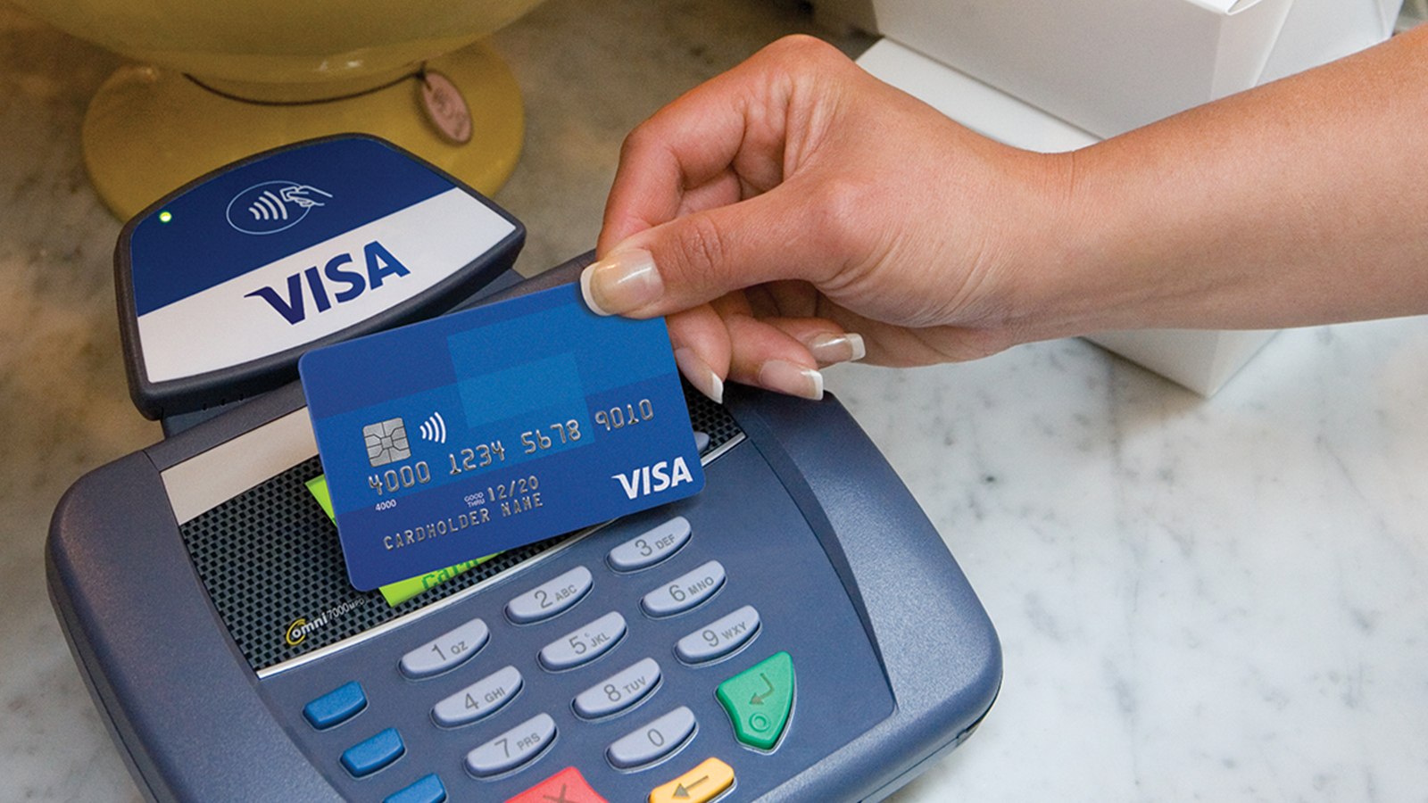 card-paywave-womanhand-1600x900